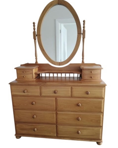 Absolutely stunning Millbrook solid rimu dresser- FULLY RESTORED~~~~~ Carousel 1