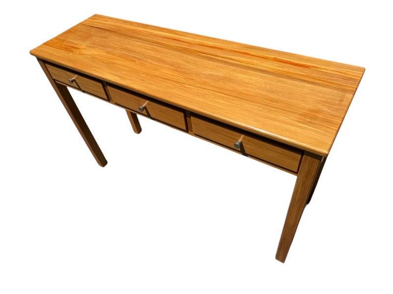 Beautiful solid Rimu hall table -FULLY RESTORED Carousel 2