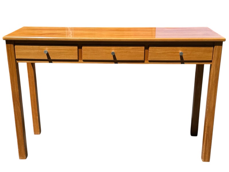 Beautiful solid Rimu hall table -FULLY RESTORED Carousel 1