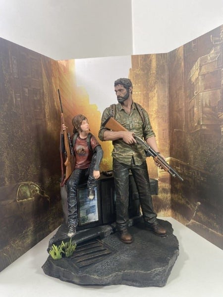 Last Of Us Post Pandemic Collector s Edition Statue BOXED (Joel & Ellie) *VAL... Carousel 2