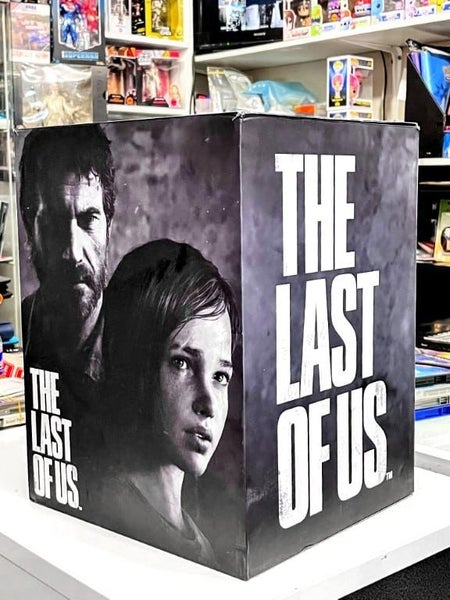 Last Of Us Post Pandemic Collector s Edition Statue BOXED (Joel & Ellie) *VAL... Carousel 20