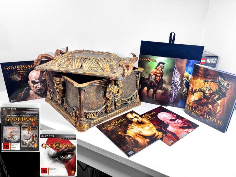 God of War III: Ultimate Trilogy Edition *Pandora's Box / Collector's Chest* Carousel 1