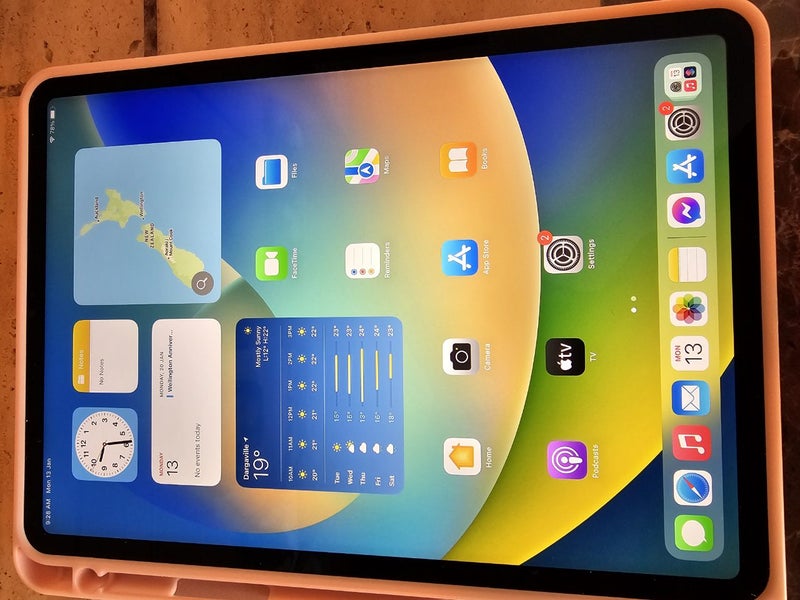 I pad Pro 11 Carousel 1
