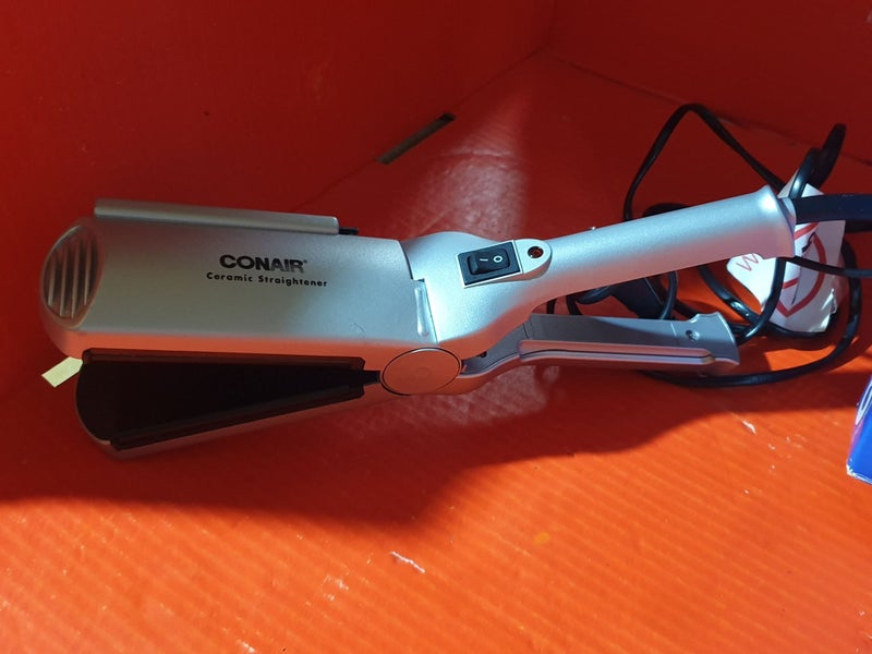 CONAIR Professional Ceramic Straightener Ceramic Technology Carousel 2