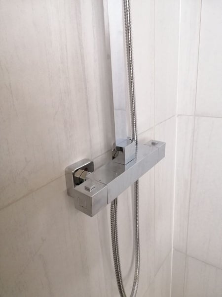 Shower Slide Combo with Mixer in Chrome Colour Carousel 4