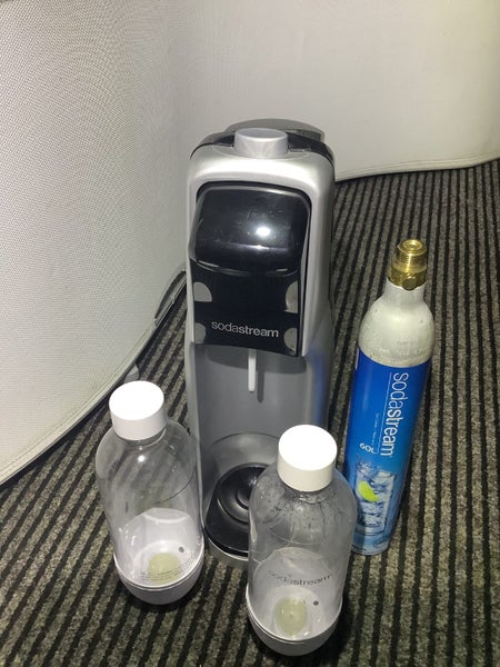 Soda stream / Soda Club with 60L Cylinder & 2 Drinking Bottles Carousel 1