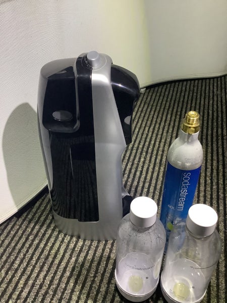 Soda stream / Soda Club with 60L Cylinder & 2 Drinking Bottles Carousel 2