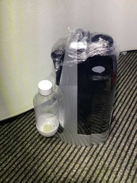 Soda stream / Soda Club with 60L Cylinder & 2 Drinking Bottles Carousel 10