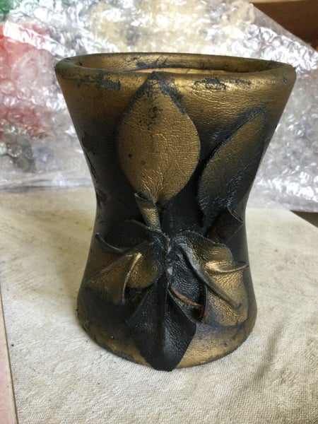 VASE FOR FAKE FLOWERS ONLY Carousel 1