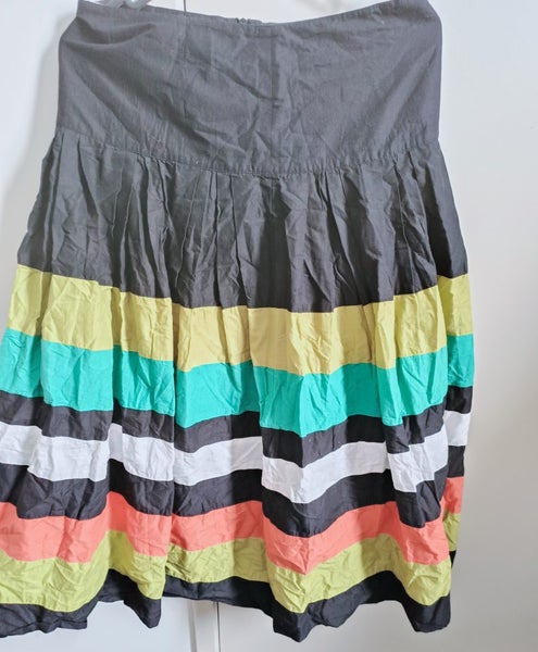 $1NR BLACK LINE COLOURFUL SKIRT Size 10 Carousel 1