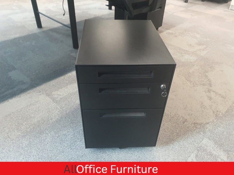Office mobile by Aspect furniture Carousel 1
