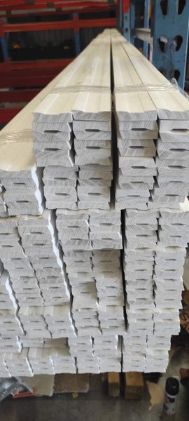 40x10mm x 5.4m single bevel architrave / skirting Carousel 1