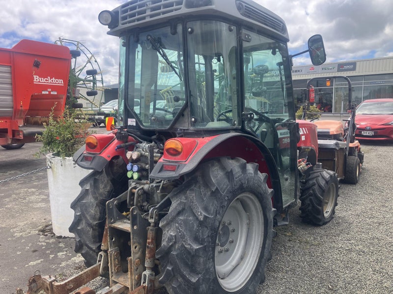 2017 Massey Ferguson 3640V Carousel 2