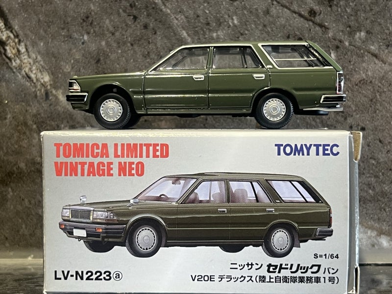 NISSAN CEDRIC VAN V20E DX Tomica limited vintage NEO TOMYTEC #739 Carousel 1