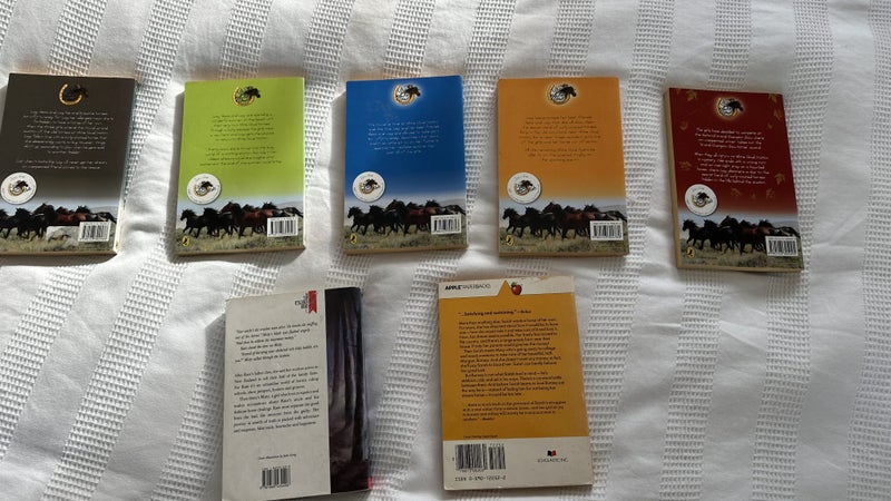 7 x horse story books Carousel 2