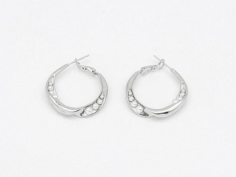 Glamorous White Gold Pearl Elegant Earrings Carousel 1