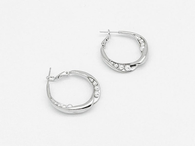 Glamorous White Gold Pearl Elegant Earrings Carousel 2