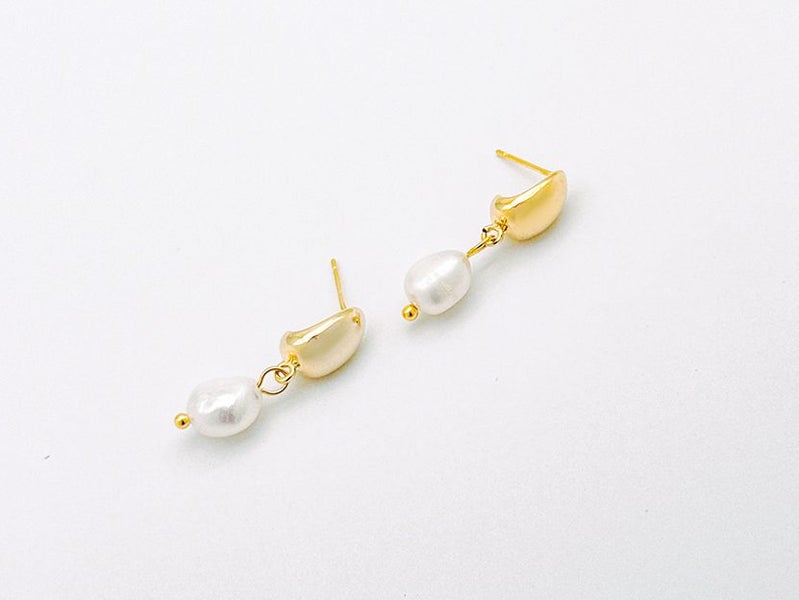 Pearl Earrings Stunning Design Carousel 1