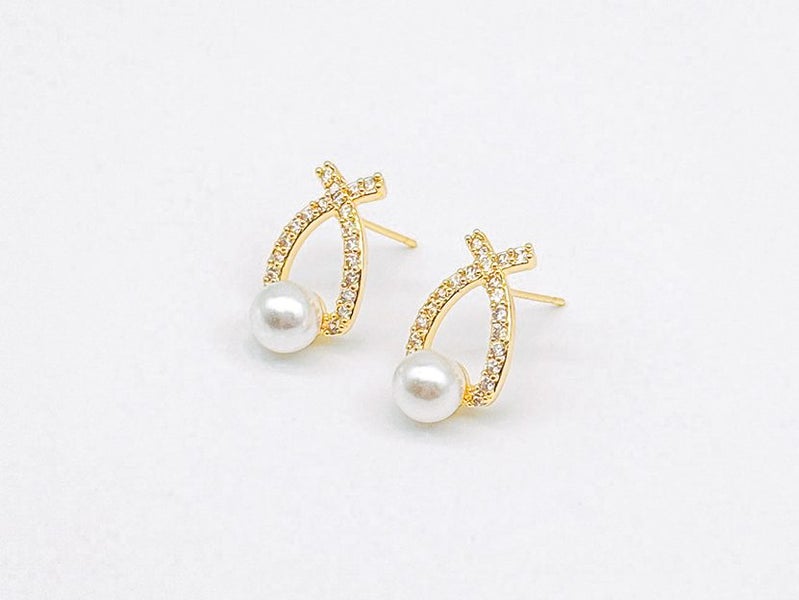 Glamorous Gold-Plated Zircon Pearl Earrings Carousel 2