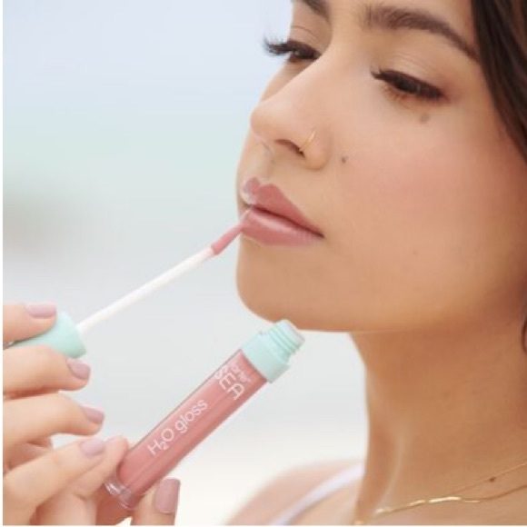 TARTE Sea H2O Gloss (Calm) **Limited Edition** Carousel 3