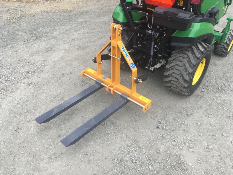 Novaquip 3 pt Adjustable Pallet Forks 300KG629500031827211116