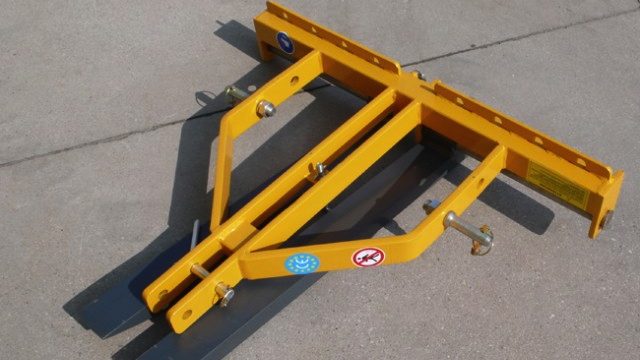 Novaquip 3 pt Adjustable Pallet Forks 300KG62990729022723113