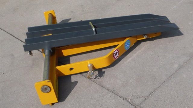 Novaquip 3 pt Adjustable Pallet Forks 300KG62990729022723114