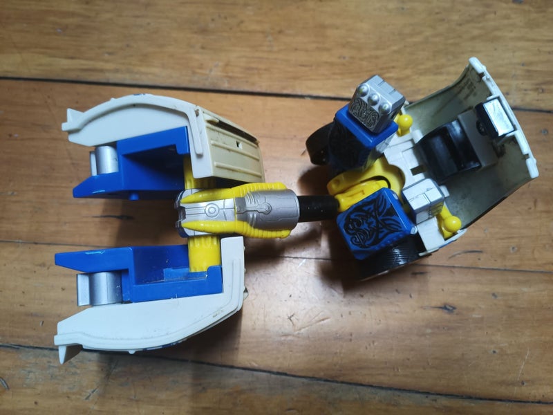 Old toy Transformer Mattel 2006 L1354 cadillac escalade folding car transformer Carousel 19