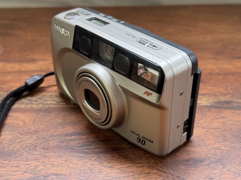 Minolta Riva Zoom 90 35mm Zoom camera - faulty Carousel 2