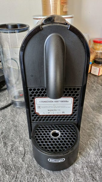 Delonghi Nespresso Capsule Coffee Machine, Black, EN110B Carousel 1