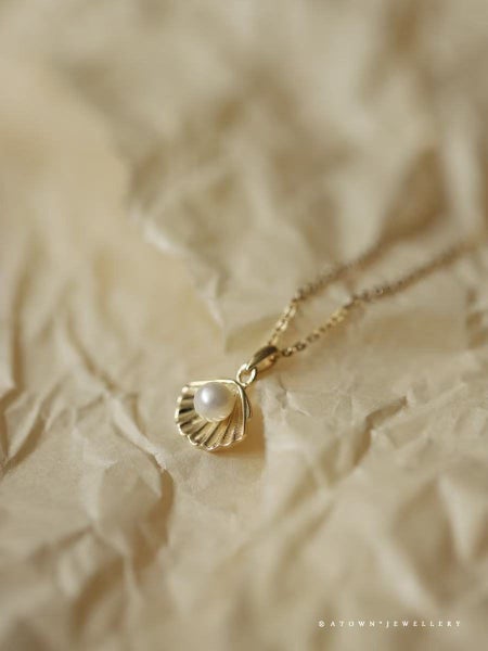 18K Gold-Plated S925 Silver Seashell Pendant Necklace with Pearl Accent Carousel 2