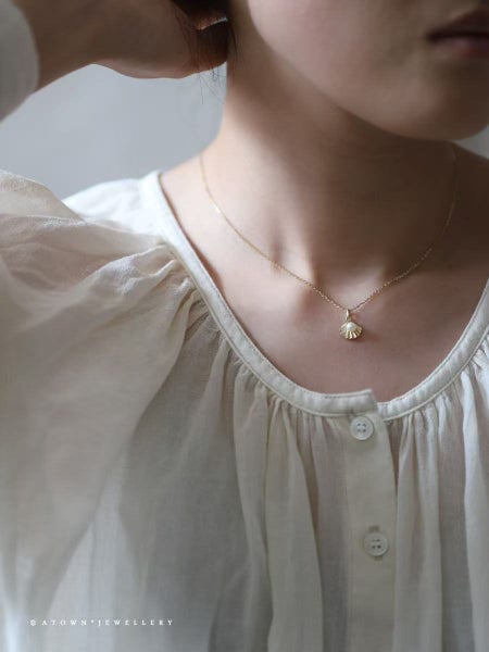 18K Gold-Plated S925 Silver Seashell Pendant Necklace with Pearl Accent Carousel 4