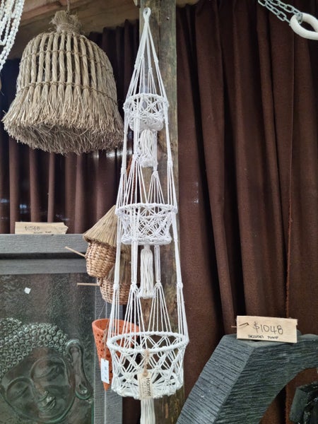 Macramé hanger Carousel 1