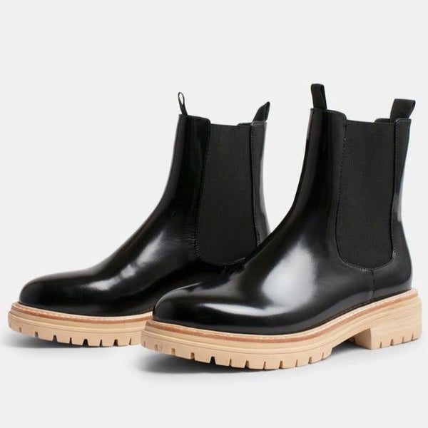 Walnut BLACK SHINE OAK LEATHER BOOT Carousel 1