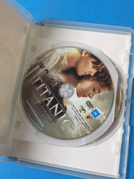Titanic (2-Disk DVD) Carousel 3