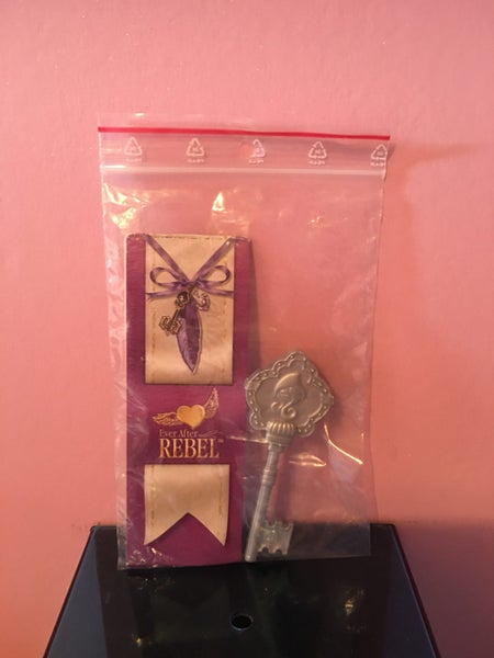 Ever after high Enchanted Picnic Raven Queen doll Carousel 18