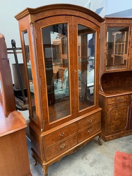 Crème de la Crème Bur Walnut Display Cabinet Carousel 1