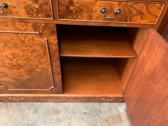 Crème de la Crème Bur Walnut Display Cabinet Carousel 6