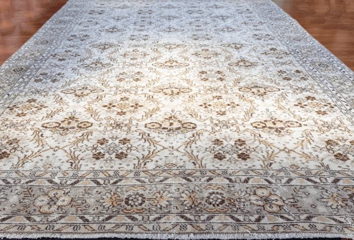 Vintage Hand-Knotted Turkish Rug (Size - 200 X 300 CM) Carousel 1