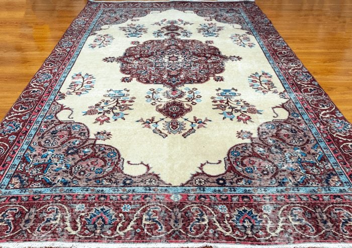 Vintage Hand-Knotted Turkish Rug (Size - 180 X 290 CM) Carousel 1