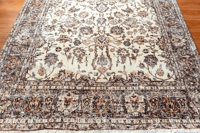 Vintage Hand-Knotted Turkish Rug (Size - 190 X 300 CM) Carousel 2