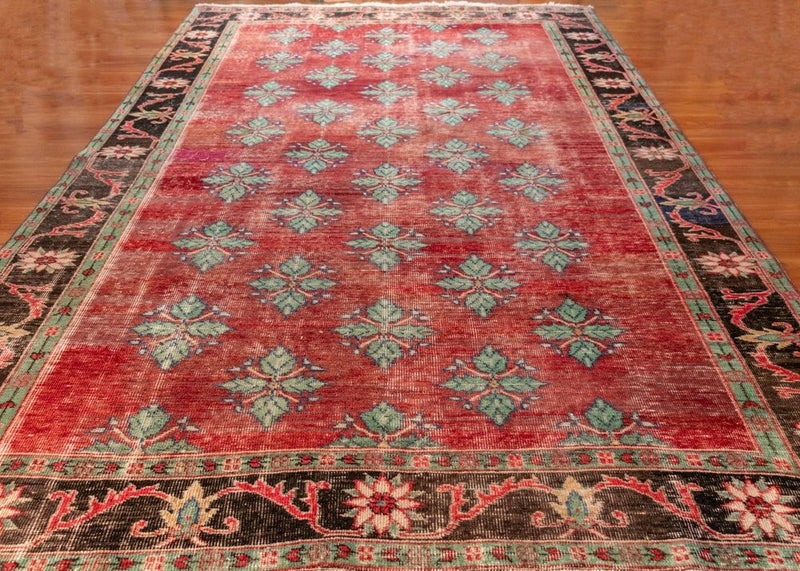 Vintage Hand-Knotted Turkish Rug (Size - 200 X 300 CM) Carousel 1