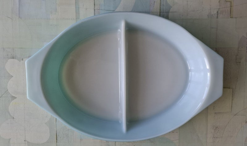 Pyrex Teal Snowflake divided dish - great condition62932738599939111