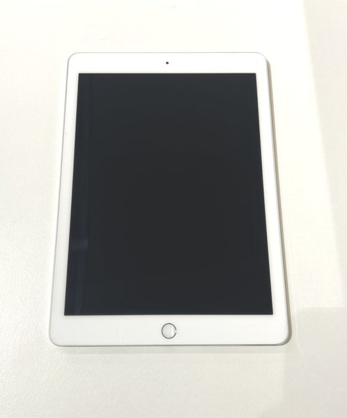 DT Deal! iPad Pro 9.7" WiFi 32GB Silver Carousel 1