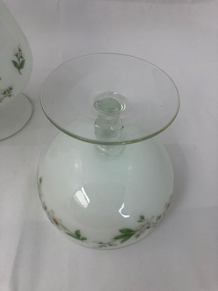 Vintage White Glass Candy Dish with Lid & (20110)63001030146049114