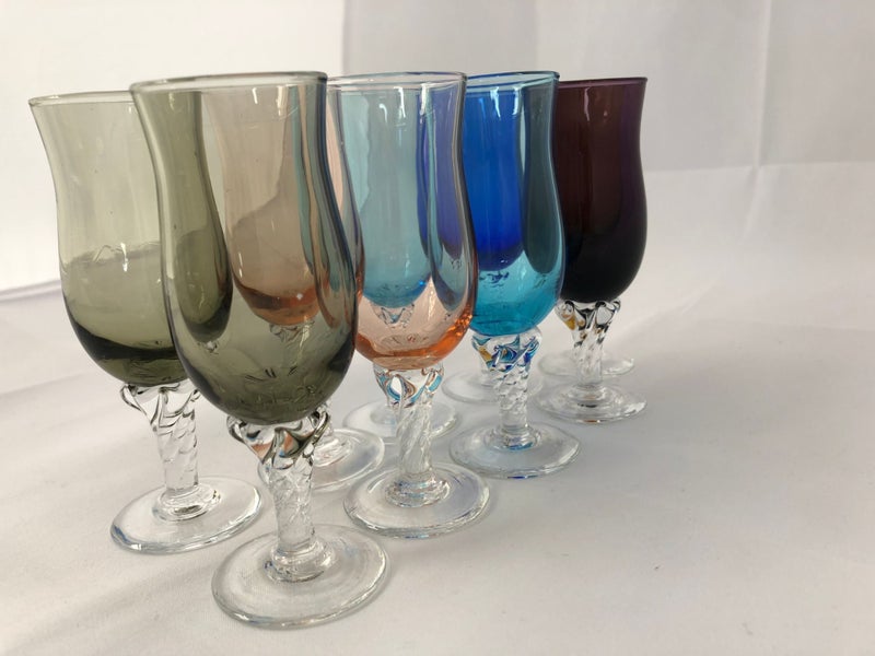 Vintage Stemmed Liqueur Glasses x 9 (20106)63002196836099114