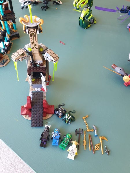Lego Ninjago 9450 Epic Dragon Battle Carousel 2