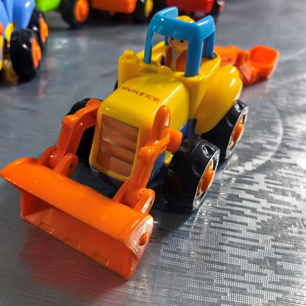 Huile Dump Truck, Concrete Truck, Excavator, Tracktor with 4 vehicle set Carousel 1