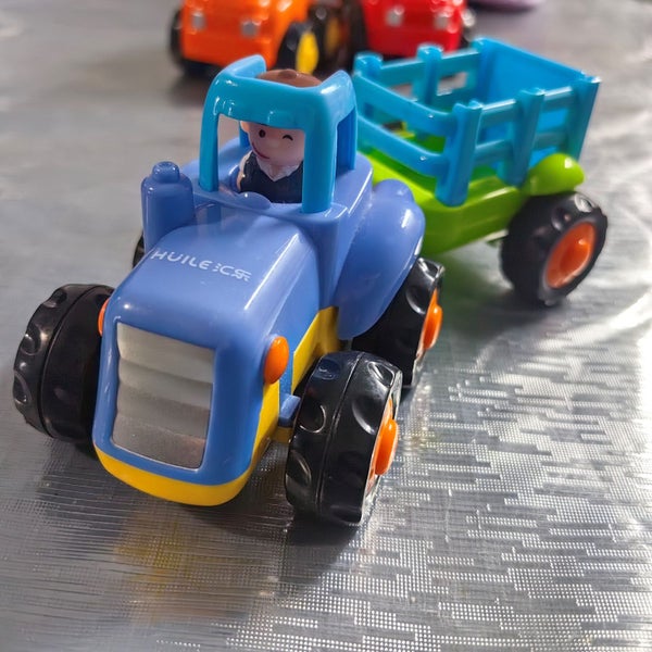Huile Dump Truck, Concrete Truck, Excavator, Tracktor with 4 vehicle set Carousel 4