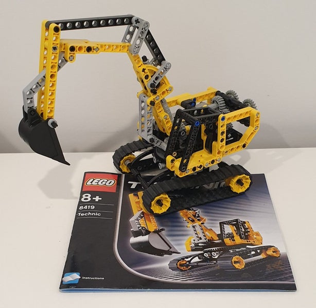 Lego Technic Construction Excavator rebuilds to a Bulldozer 8419 Instructions Carousel 1